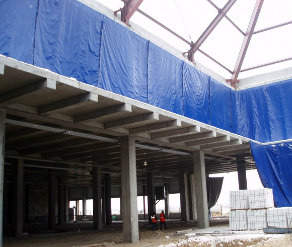 Утепленный тент тарпаулин 180 г/м2 - 4x6м Утепленный тент тарпаулин 180 г/м2 - 4x6м